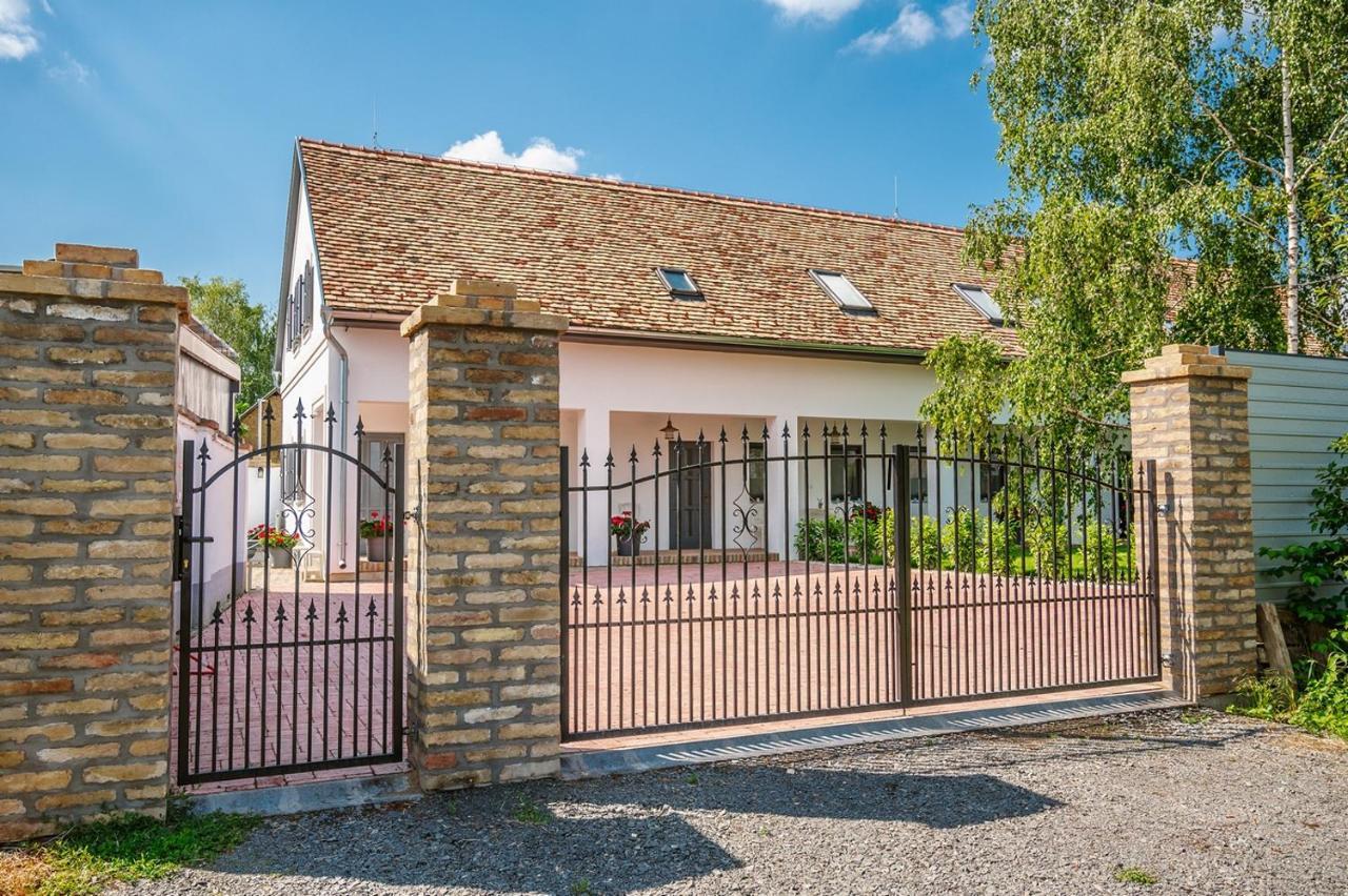 Palkonyha Panzio Speiz Gasztromuhely Bed & Breakfast Palkonya Екстериор снимка